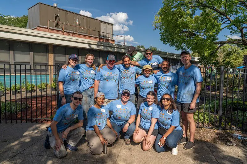 A photo of Students and Young Professionals Community (SYPC) at the WEF Community Service Project